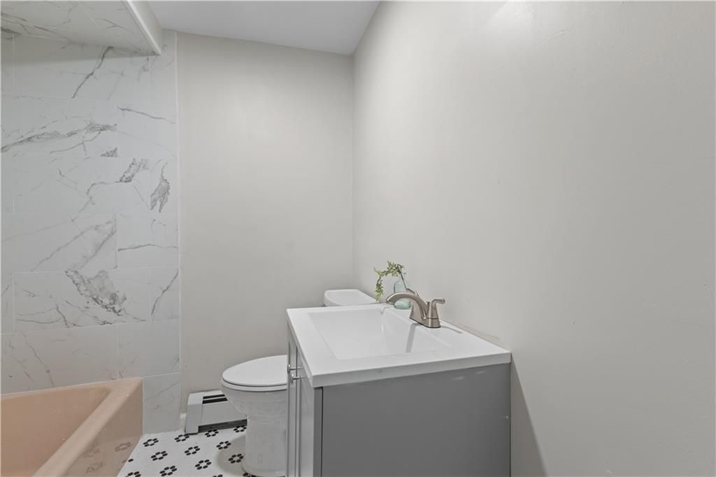 Building Photo - 400 Schooner Ave