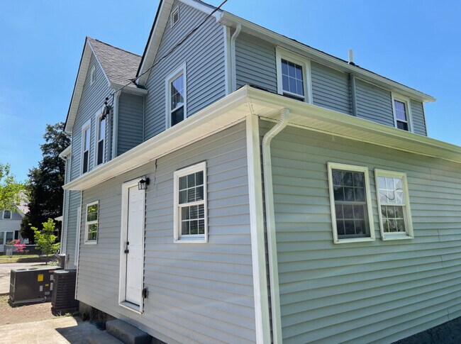 Building Photo - 215 E Burwell Ave