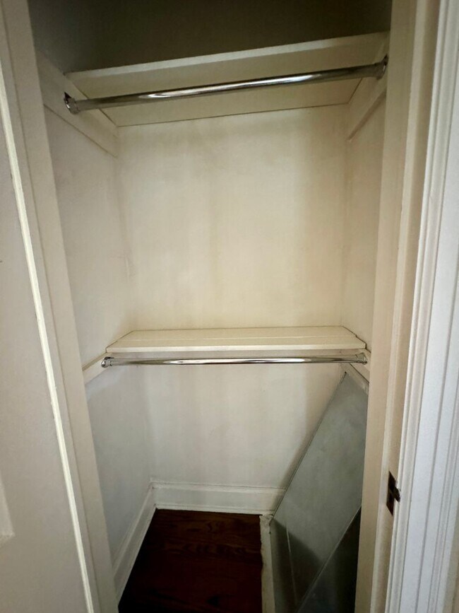 Building Photo - Charming Green Hills Single Family Home