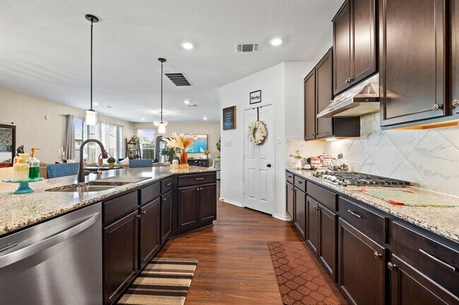 Building Photo - 1601 Sonny Dr