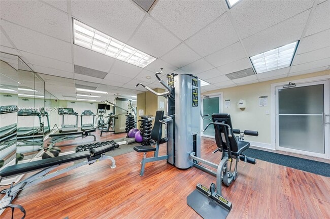 Building Photo - 2951 S Bayshore Dr