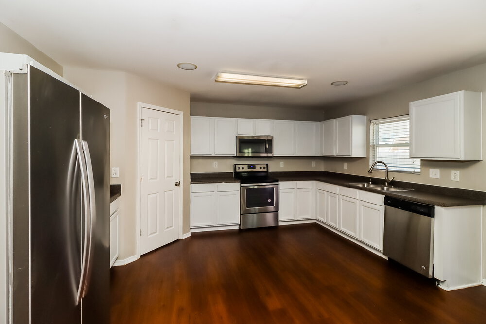 Building Photo - 941 Silverberry St