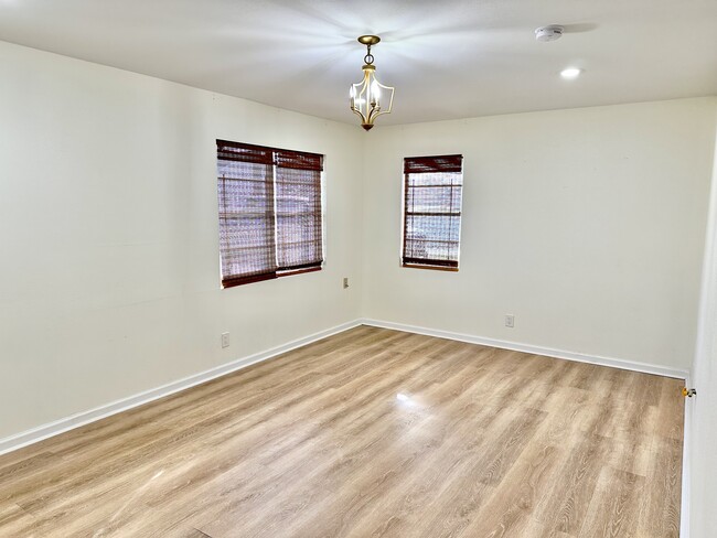 Building Photo - 226 Woodruff St