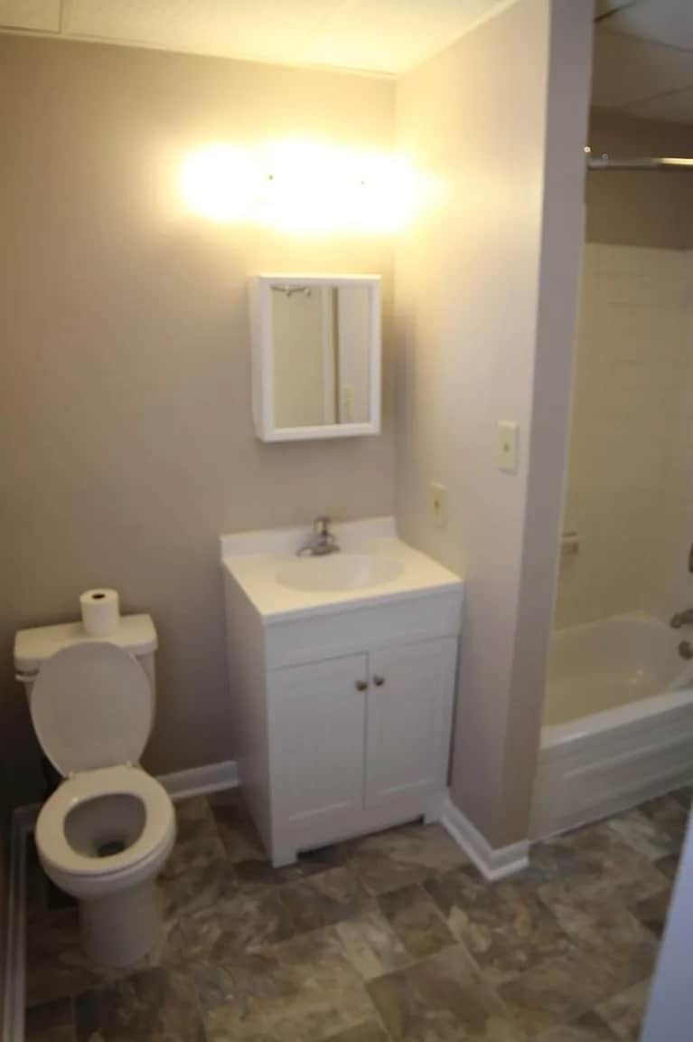 bathroom - 1313 N Scott St
