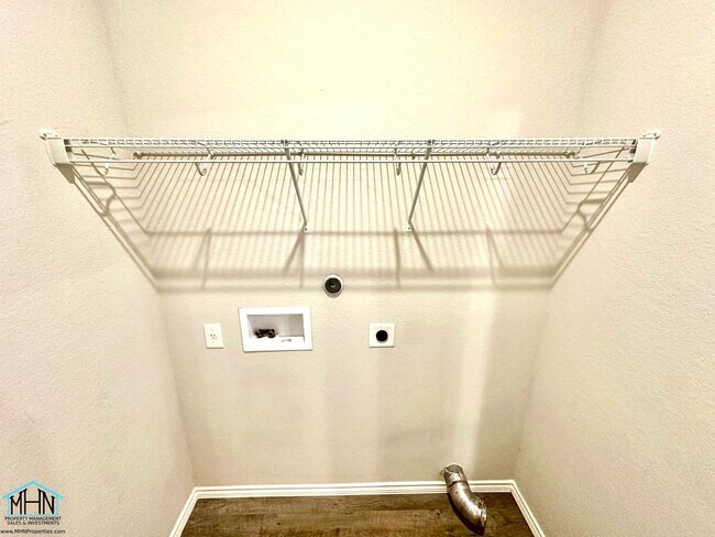 Building Photo - Welcome to this gorgeous 3-bedroom, 2-bath home in the heart of New Braunfels!