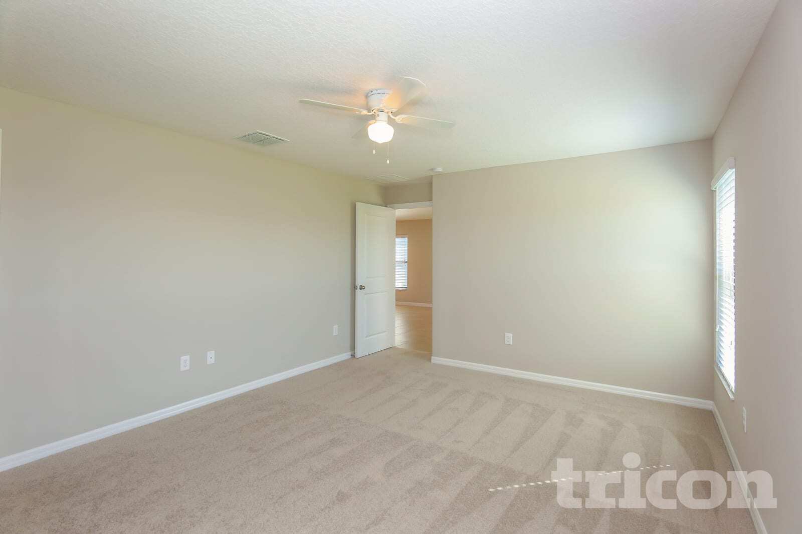 Building Photo - 9654 Sage Creek Dr