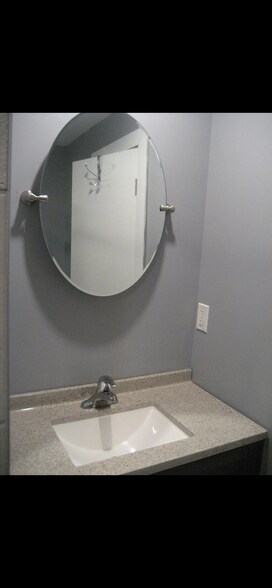 Building Photo - 702 S Darien St