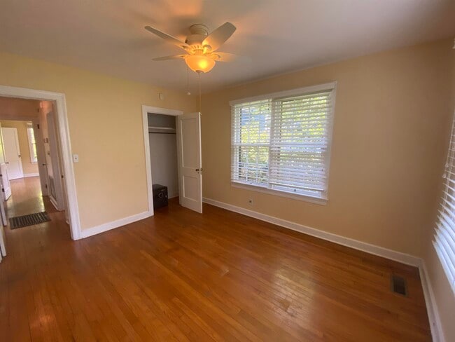 Building Photo - 518 McDaniel St