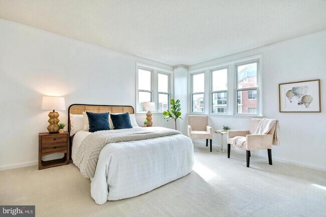 Building Photo - 930 Astern Way