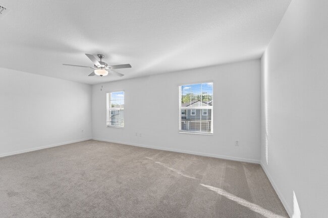 Building Photo - Absolutely stunning 3 BR /2.5 Bath / 2 Car Garage + LOFT townhome in ultra-modern and green-focus...