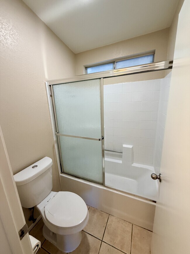 Building Photo - 4238 Brookside Dr