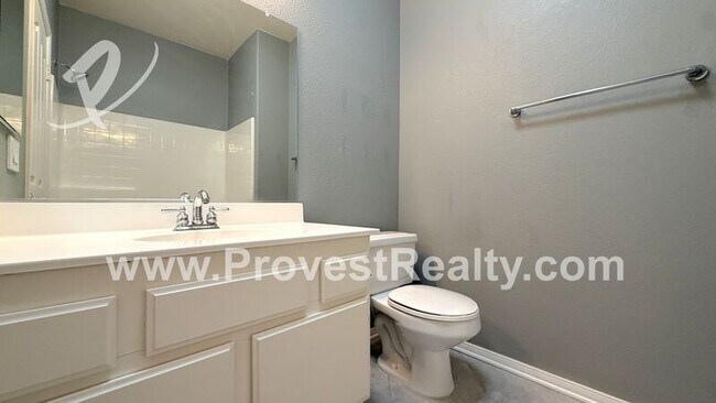 Building Photo - 13041 Walnut Way