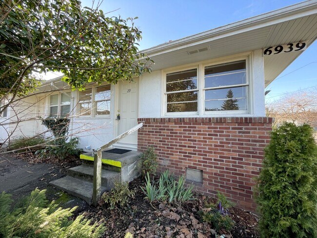 Building Photo - Charming 1 bedroom available in Woodlawn