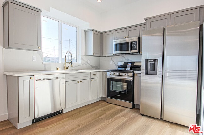 Building Photo - 11443 Hatteras St