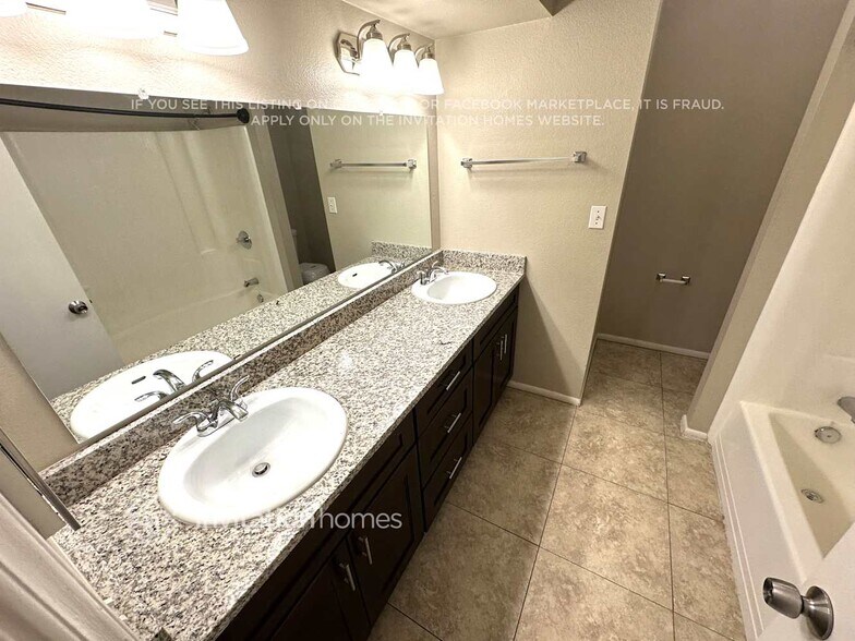 Building Photo - 2182 E Concorda Dr