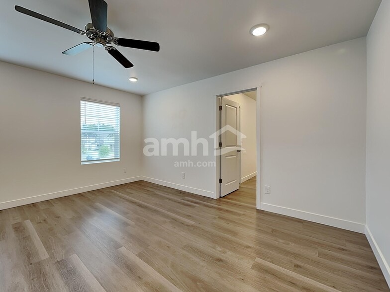 Building Photo - 8002 Katriel Ct SW
