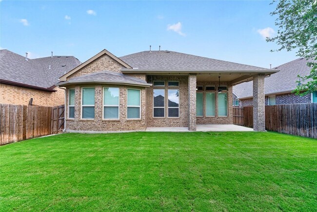 Building Photo - 5629 Grove Cove Dr