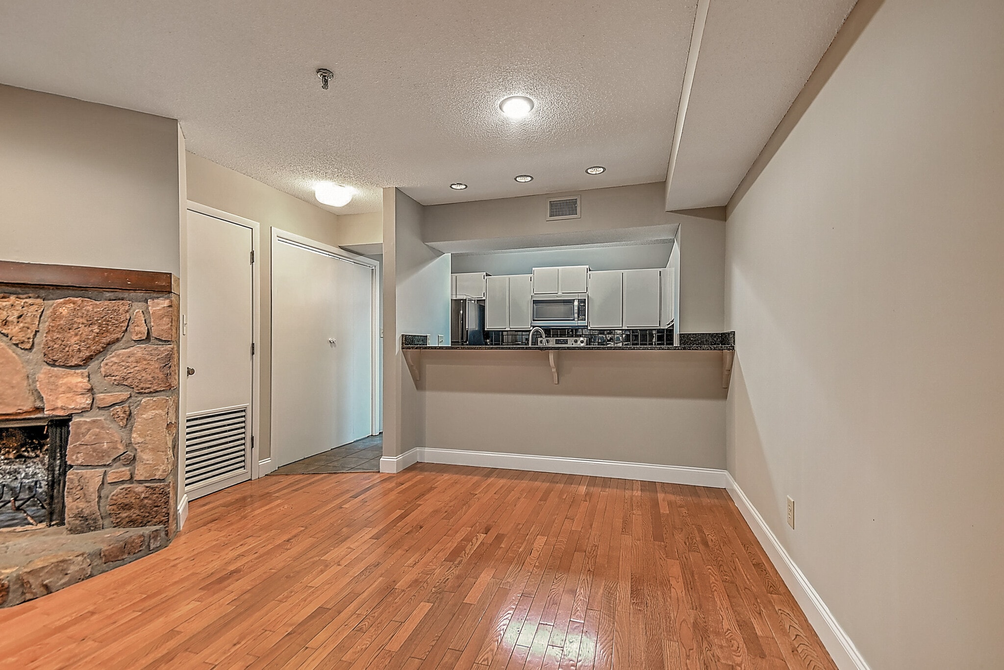 Building Photo - 109 Beechnut St