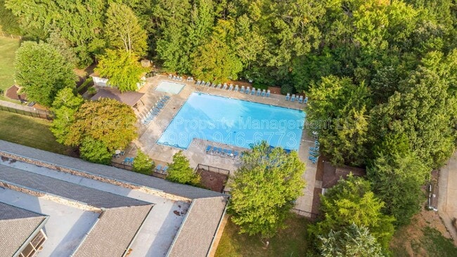 Building Photo - 2620 Grantham Place Dr