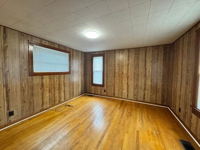 Building Photo - Campbell County Home on Large Lot