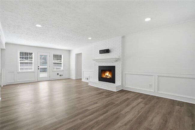 Building Photo - 313 Summit Ridge Dr