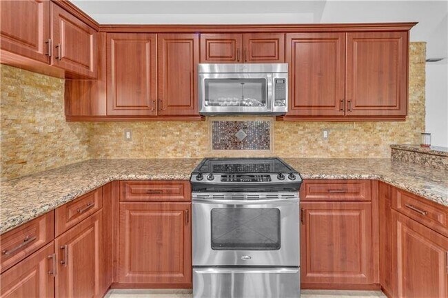 Building Photo - 9144 NW 43rd Ct