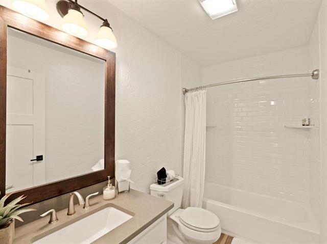 Building Photo - 400 Coronados Trl