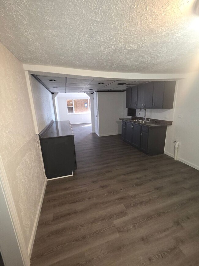 Building Photo - LIMITED TIME**1/2 OFF DEPOSIT**