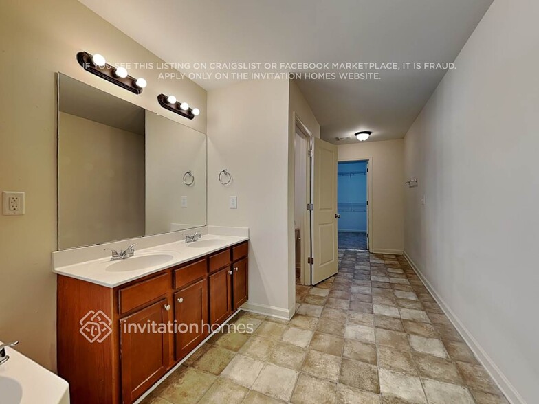 Building Photo - 4320 Henry Ridge Ct