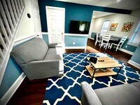 Building Photo - 1594 Main St