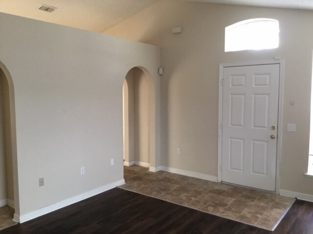 Building Photo - 6637 Gentle Oaks Dr E