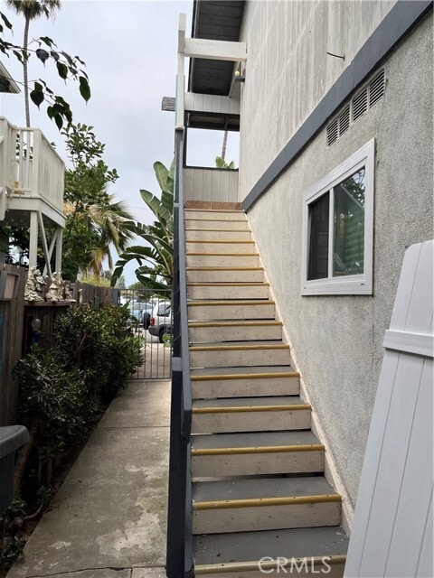 Building Photo - 135 Flower St