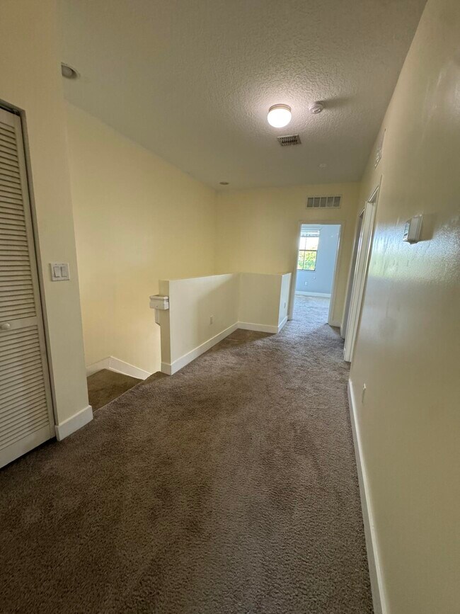 Building Photo - 2037 Oysterwood Ln
