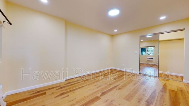 Building Photo - 1242 Mamalu St