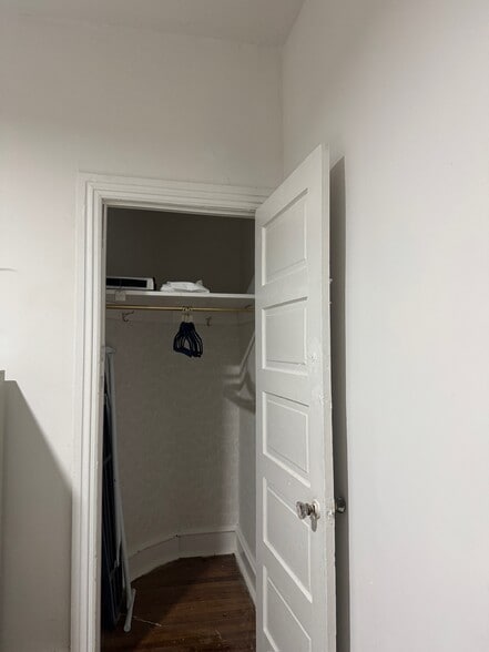 Twin bedroom closet - 5409 Walnut St