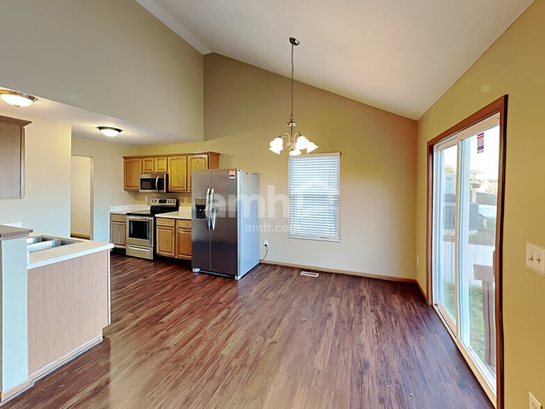 Building Photo - 8023 Crete Ln