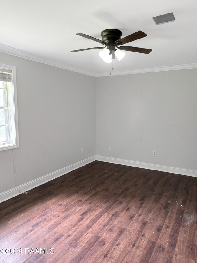 Building Photo - 412 Estelle Dr