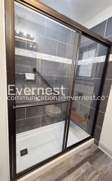 Building Photo - 2242 E 70th St