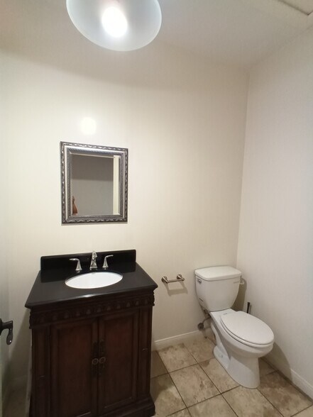 Building Photo - 1572 Silverwood Dr