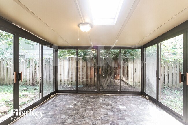 Building Photo - 4836 N Kitley Ave