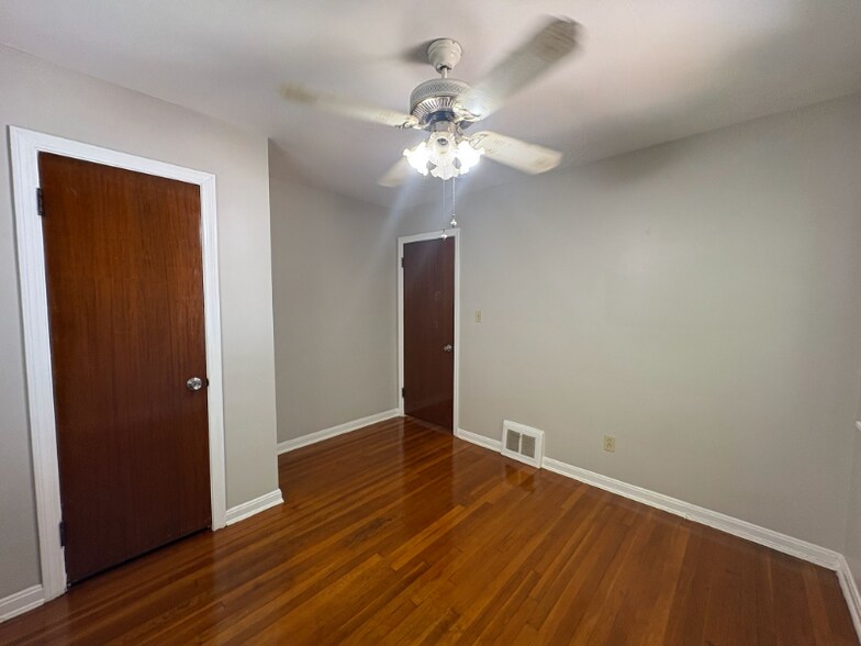Building Photo - 1055 Whittier Ave