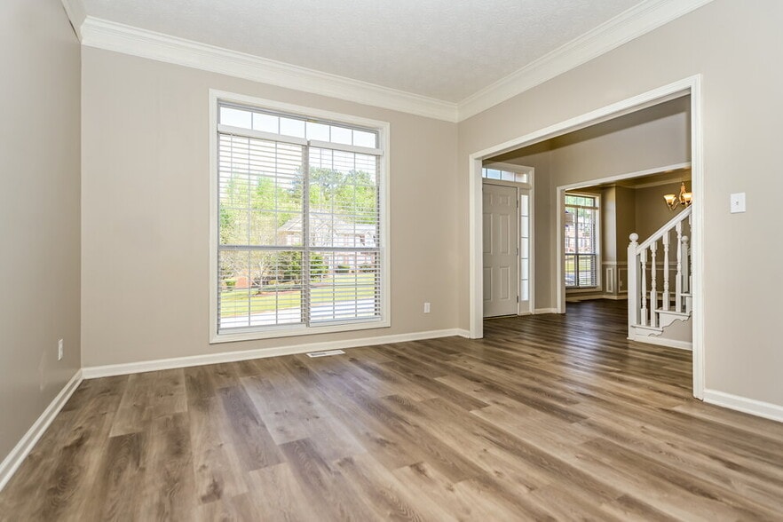 Building Photo - 135 Stratmore Pl