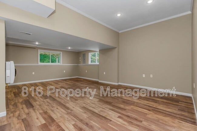 Building Photo - 701 Tomahawk Ct