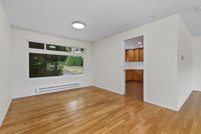 Building Photo - 3616 33rd Ave W