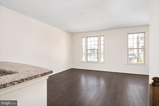 Building Photo - 7627 Hamilton Xing