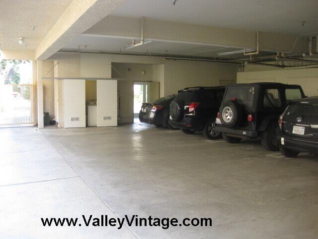 Building Photo - 11508 Moorpark St