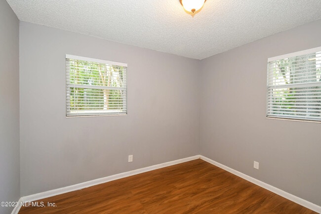 Building Photo - 868 Filmore Ln