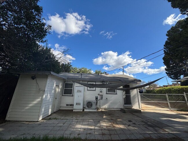 Building Photo - 5093 Olivewood