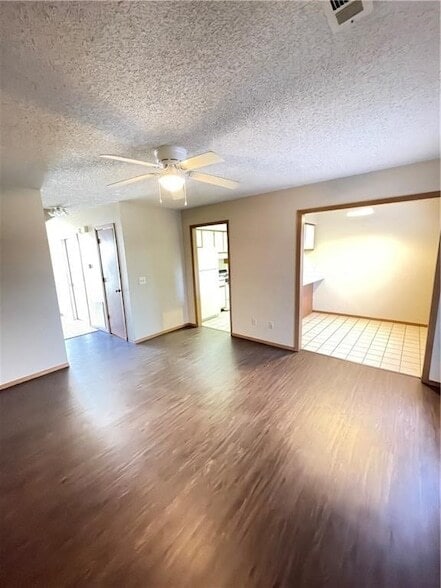 Building Photo - 609 W Adams St