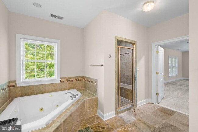 Building Photo - 1310 Forestwood Dr